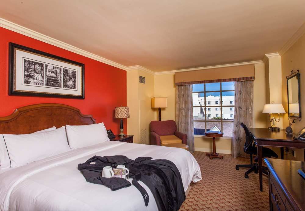 The Lindy Renaissance Charleston Hotel Экстерьер фото