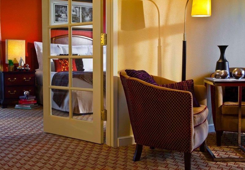 The Lindy Renaissance Charleston Hotel Экстерьер фото