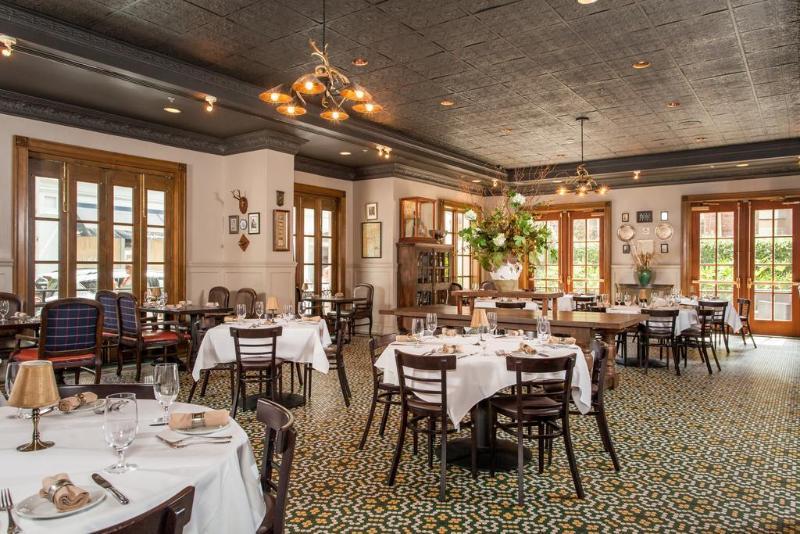 The Lindy Renaissance Charleston Hotel Экстерьер фото